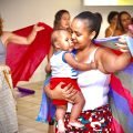 A terapêutica da dança na maternidade – Presença,vínculo e fluidez das emoções